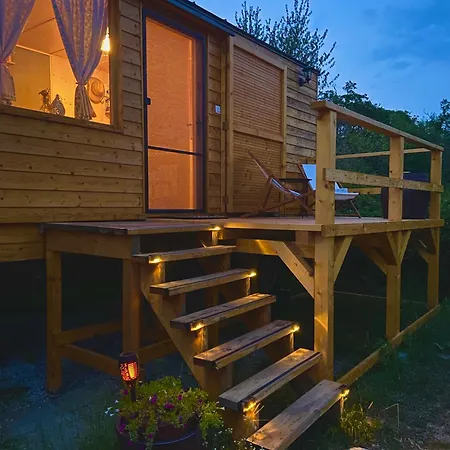 Off-grid Maringotka Cibeba *
